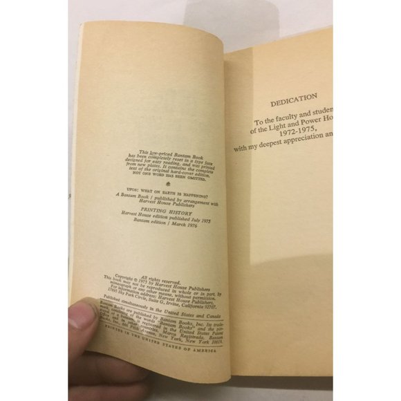 UFOs: What on Earth is Happening? The Coming Invasion by John Weldon/Zola Levitt - Picture 4 of 6